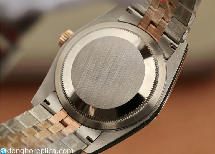 Đồng hồ Rose Gold Rolex Datejust trang bị cỗ máy vận hành ấn tượng