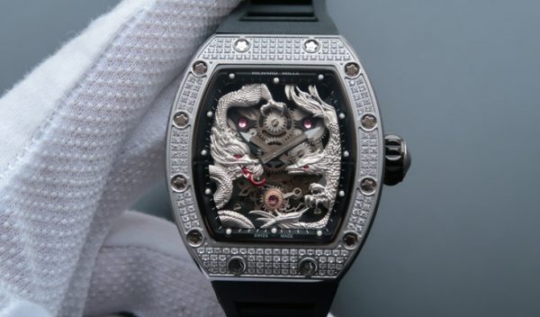 Đối với người thật sự yêu thích đồng hồ thì Richard Mille Dragon Price đã không còn gì xa lạ