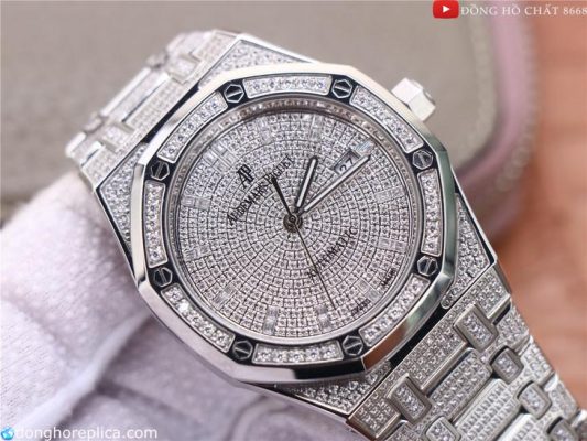 Kính Sapphire là chất liệu vô cùng ưu việt trong chế tác đồng hồ đeo tay, chống trầy xước và phản xạ ánh sáng tuyệt vời