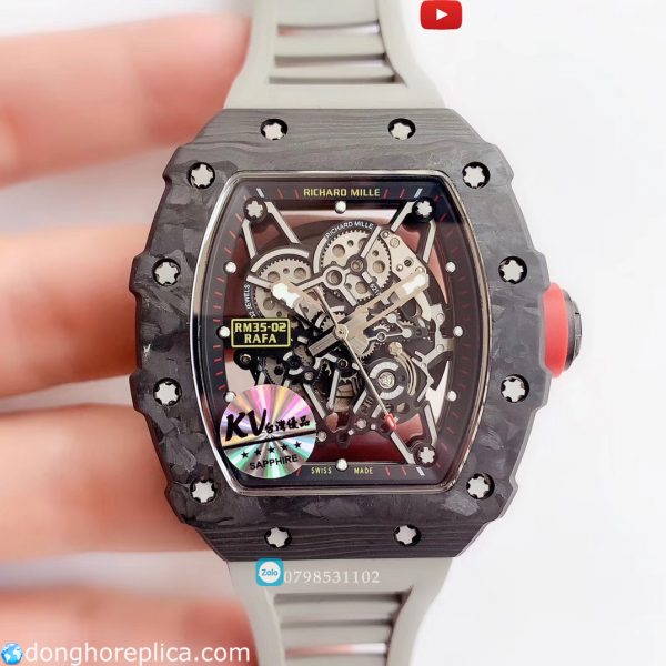 Đồng hồ Richard Mille với bộ vỏ khung được làm hoàn toàn bằng Carbon