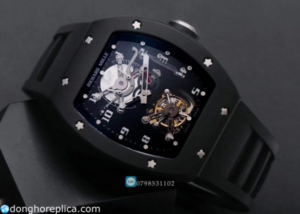 Vỏ của đồng hồ RM 001 Richard Mille Tourbillon Replica cao cấp được thiết kế rất tỉ mỉ