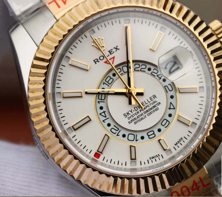 Vành Bezel của đồng hồ Rolex Gold Sky Dweller White Dial M326933-0009 Rep 1:1