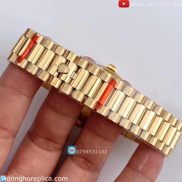 Dây deo được đánh bóng sáng loáng của Rolex Fake