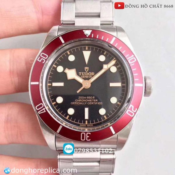 Tudor Heritage 1Black Bay là chiếc đồng hồ thể thao có thiết kế mạnh mẽ, vỏ thép không gỉ rộng 41mm