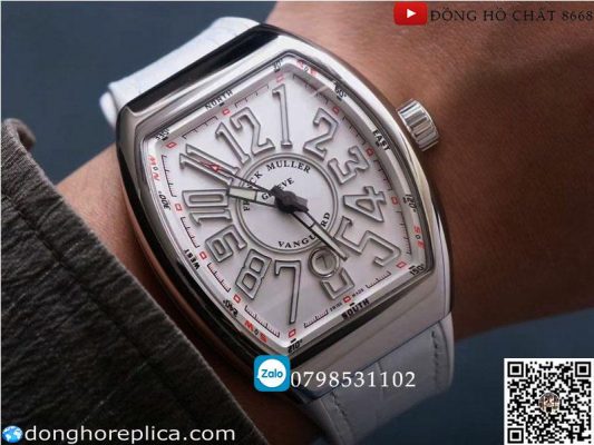 Dây đeo của chiếc đồng hồ Franck Muller Fake đẹp hoàn hảo và ôm gọn cổ tay đầy thoải mái