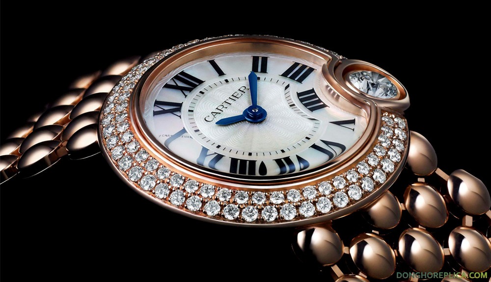 Các dòng sản phẩm đồng hồ Cartier nữ luôn khiến con tim của các cô nàng phải say đắm