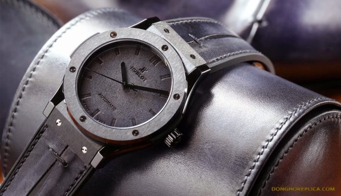 Hublot là hãng sản xuất đồng hồ cao cấp luôn không ngừng tìm kiếm sự mới mẻ trong việc sử dụng các loại vật liệu chế tác