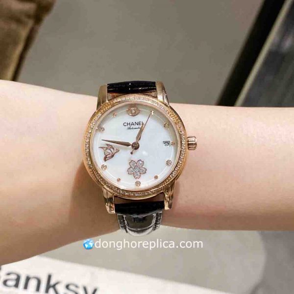 đồng hồ chanel trắng