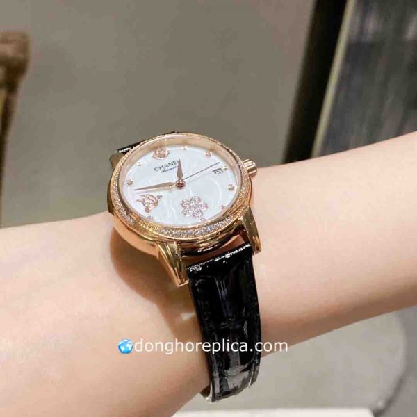 đồng hồ chanel trắng