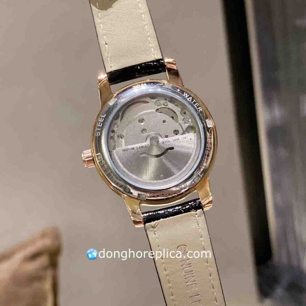đồng hồ chanel trắng