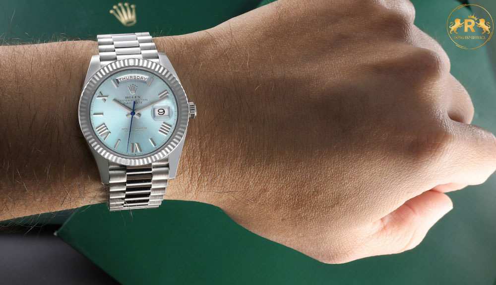 độ hoàn thiện của các chi tiết trên đồng hồ Rolex chính hãng cao hơn nhiều so với các phiên bản Rolex Nhật.