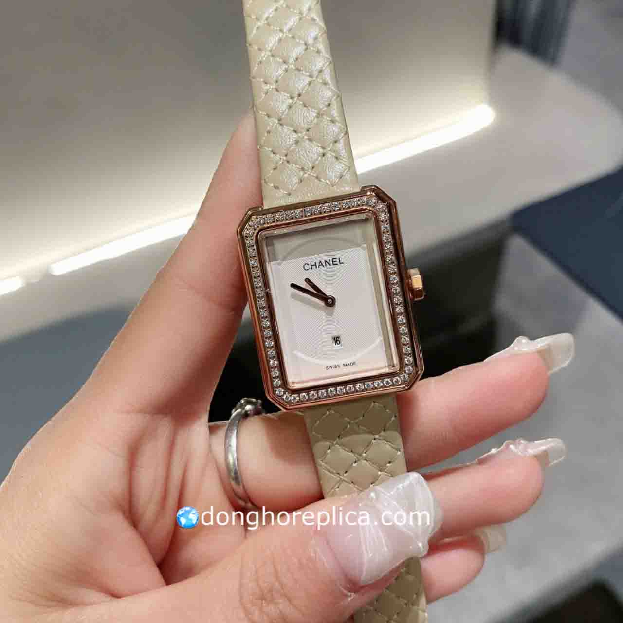 CHANEL Premiere Chain Link 18K Gold Evening Womens Wrist Watch For Sale at  1stDibs  chanel watch women gold chanel watch gold chain chanel gold  link watch