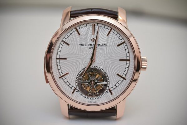 Đánh giá chi tiết mẫu đồng hồ cơ lộ máy Vacheron Constantin Tourbillon Date 42mm 18K