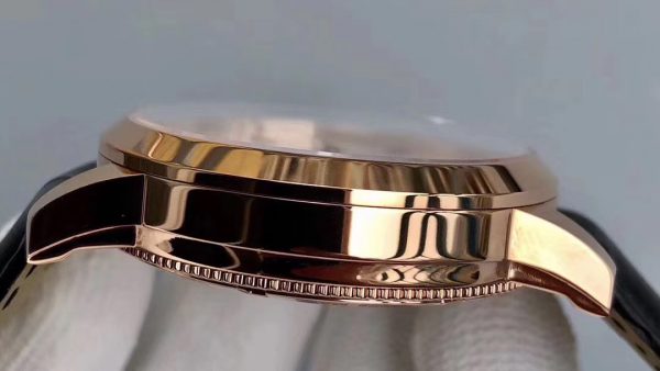 Về tổng thể của chiếc đồng hồ cơ lộ máy Vacheron Constantin Tourbillon Date 42mm 18K