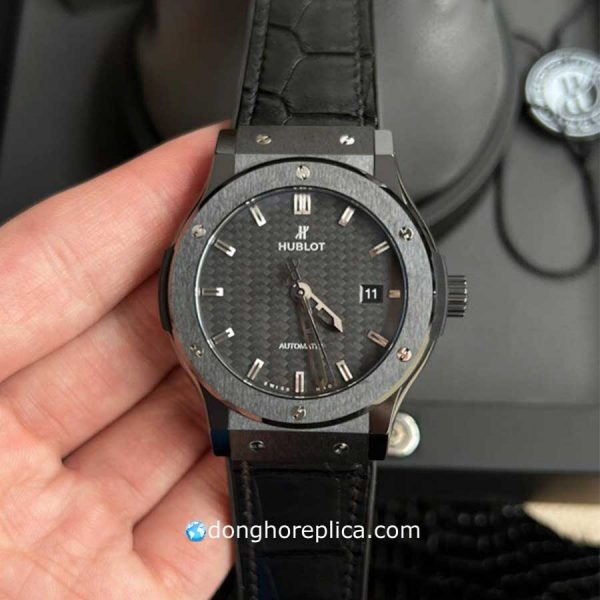 Đồng Hồ Hublot Replica 1:1 BST Classic Fusion Ceramic Nguyên Khối Black Magic New 2022