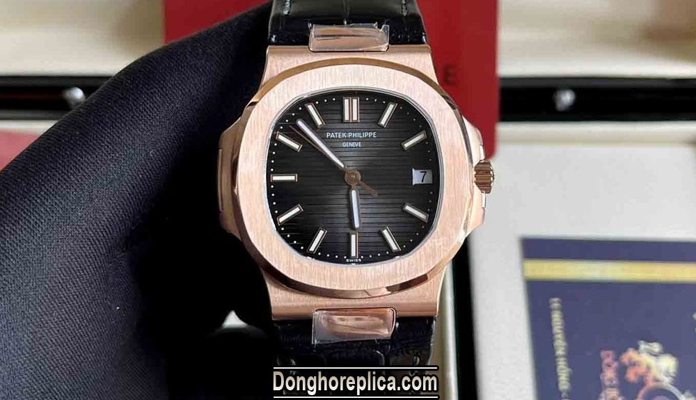 Đồng hồ Patek Philippe mặt vuông sự lựa chọn tuyệt vời