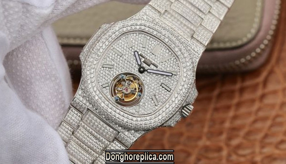 Đồng hồ Patek Philippe mặt vuông sự lựa chọn tuyệt vời