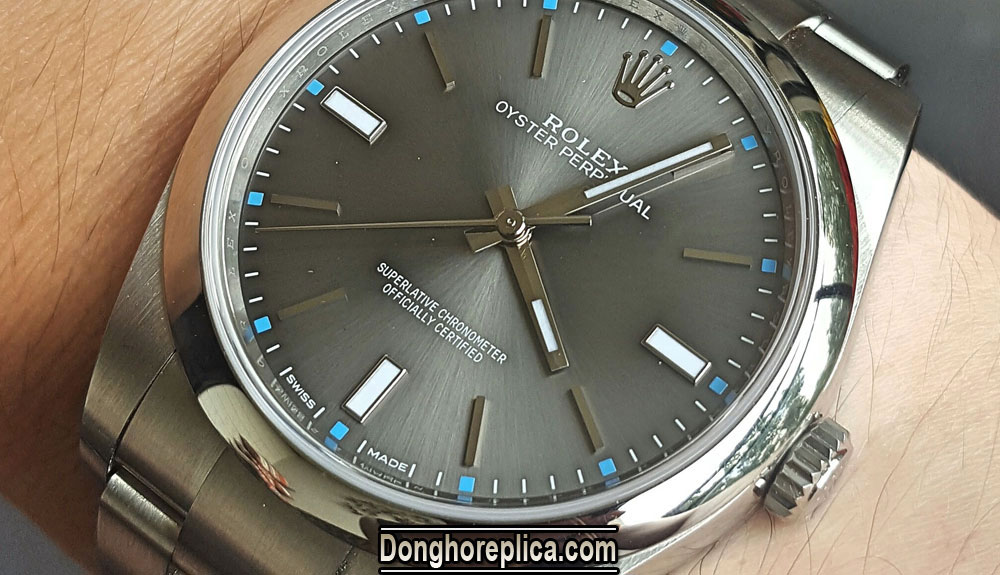 Mặt số đồng hồ Rolex chải tia, mặt sau đồng hồ Rolex