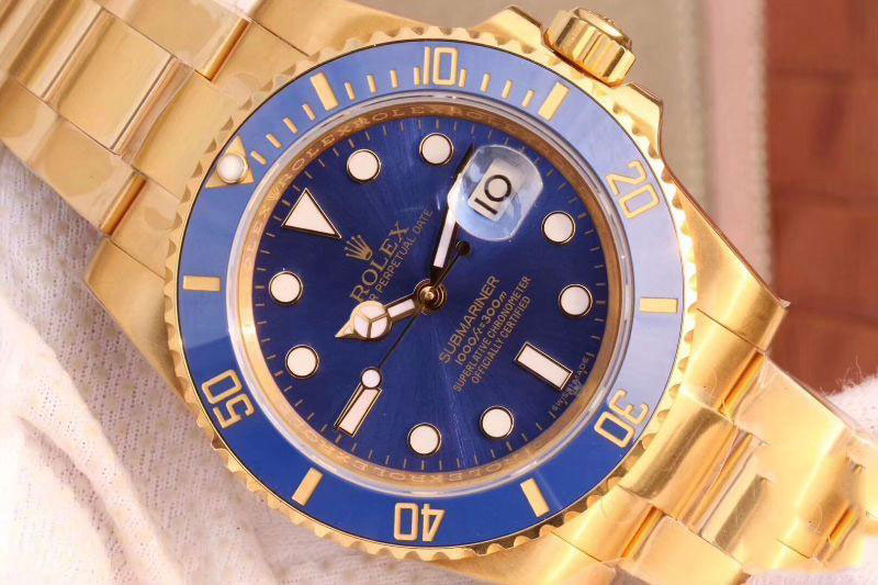 Vẻ đẹp từ bộ vỏ của đồng hồ Rolex Submariner Bleu Date 116618LB Yellow Blue Dial