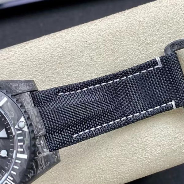 dong ho rolex submariner date black diw carbon fiber