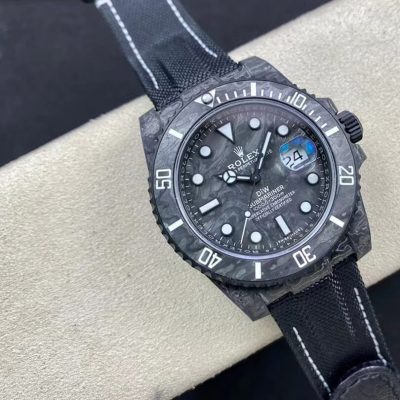 Chi tiết bộ vỏ của đồng hồ Rolex Submariner Date Black DIW Carbon Fiber
