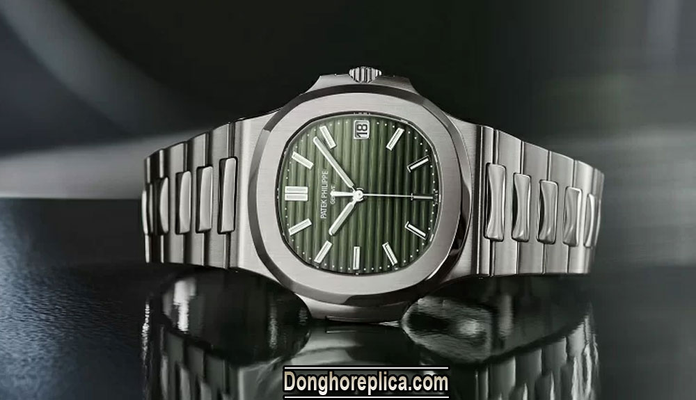 Nhận biết đồng hồ Patek Philippe chính hãng nhờ vào giá bán