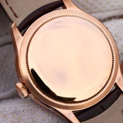 Các chi tiết ấn tượng còn lại của sản phẩm Rolex Cellini Everose Gold Date 50515 39mm