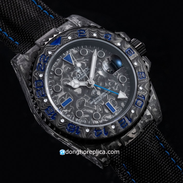 Cận cảnh chiếc đồng hồ Rolex GMT Master II DIW Carbon Fiber Blue