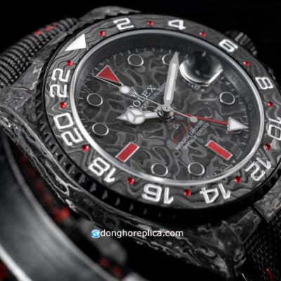 Rolex GMT Master II DIW Carbon Fiber Black & White sở hữu mặt số ấn tượng