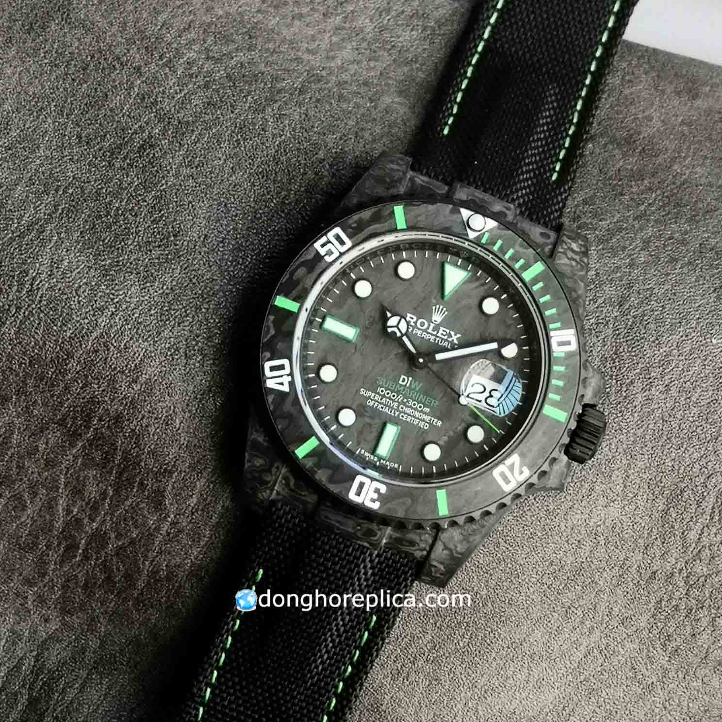 Thiết kế núm đồng hồ Rolex Rep 1 1 Green Submariner DIW Carbon Fiber