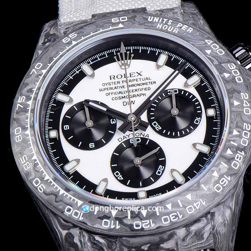 Mặt số đồng hồ ấn tượng của đồng hồ Rolex siêu cấp DIW Daytona Cosmograph Carbon Forged Ocream