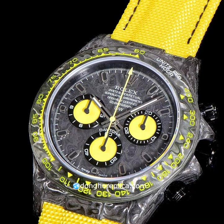Cận cảnh chiếc đồng hồ Rolex siêu cấp Rep 1:1 Daytona Cosmograph Yellow Straps