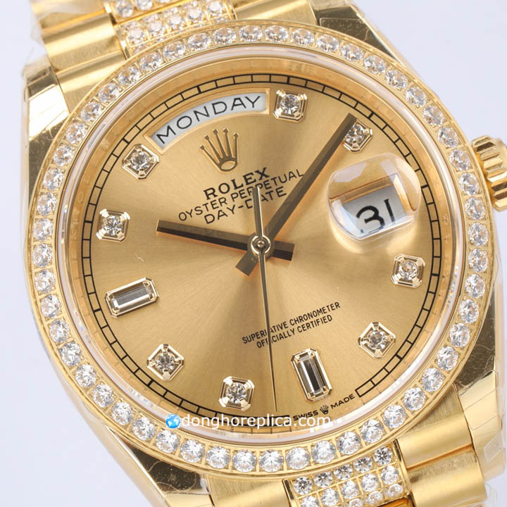 Mặt số sang trọng trên đồng hồ Rolex Fake cao cấp 1:1 Day Date M228348RBR-0002