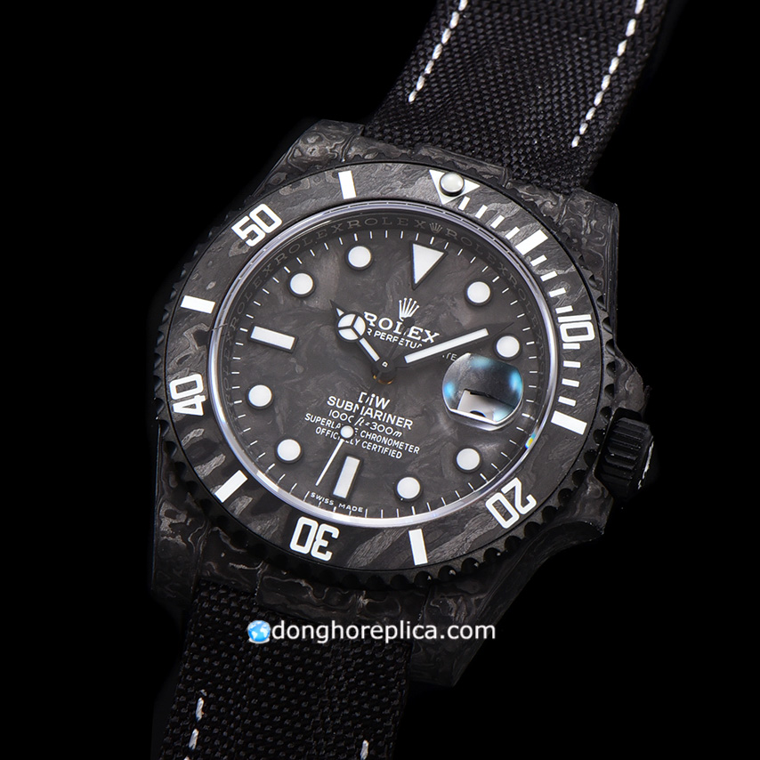 Bộ vỏ hoàn thiện vô cùng tỉ mỉ của mẫu đồng hồ Rolex Rep 1:1 Submariner DIW Carbon Fiber Black
