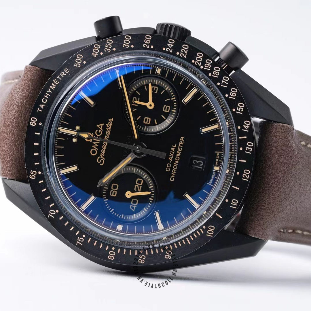 Thiết kế tổng thể của mẫu đồng hồ Omega Speedmaster 311.92.44.51.01.006 Dark Side