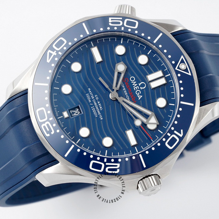 Chi tiết mặt số của mẫu đồng hồ Omega nam Seamaster 210.30.42.20.03.001 Blue Dial
