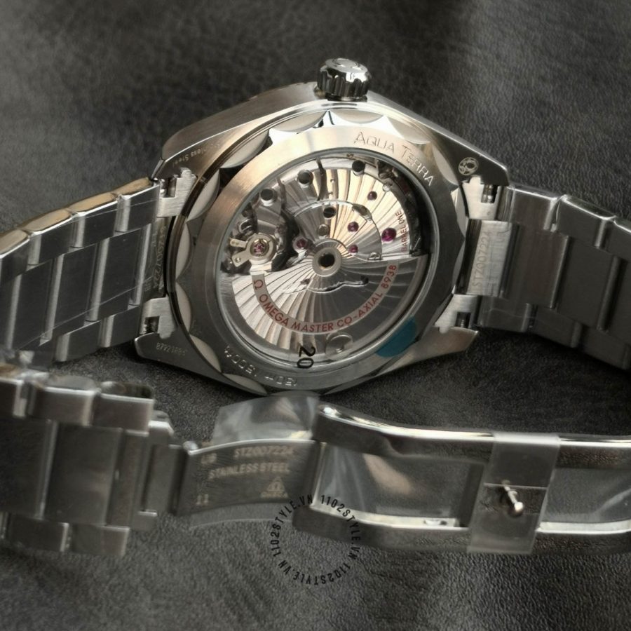 Đồng hồ Omega nam Seamaster 220.10.43.22.03.001 GMT Worldtimer trang bị bộ máy ưu việt