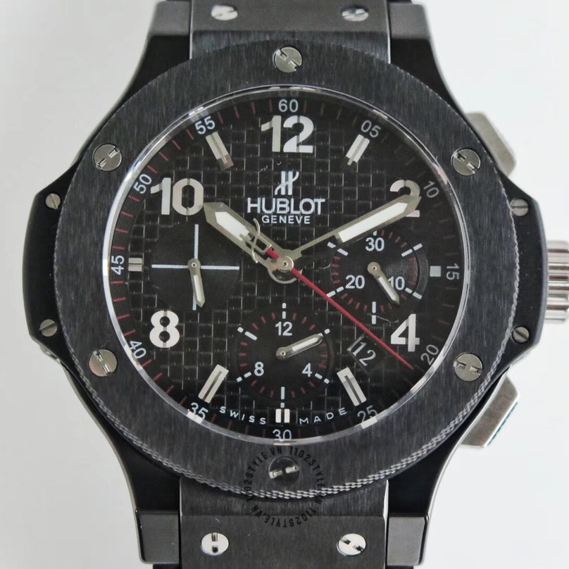 Chi tiết mặt số của mẫu đồng hồ Hublot nam Rep 1 1 Big Bang 301.SB.131.RX HBB
