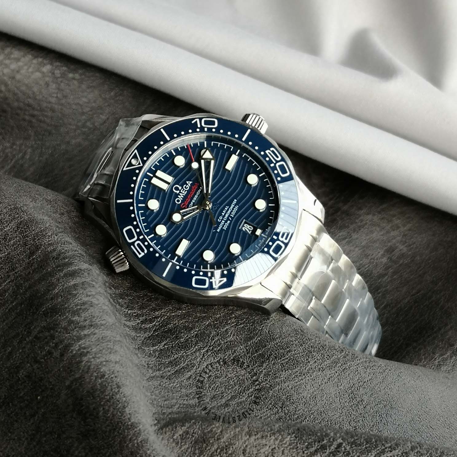 Đánh giá chi tiết mẫu đồng hồ Omega Fake 1:1 Seamaster siêu cấp 210.30.42.20.03.001