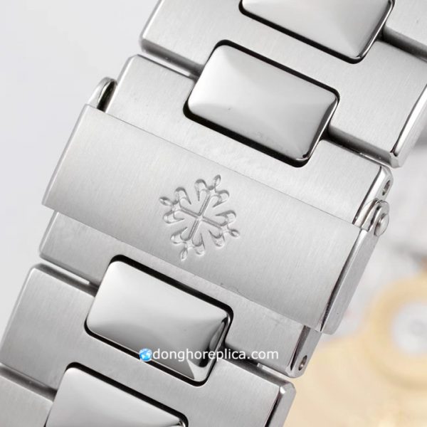 Dây đeo mẫu đồng hồ Patek Philippe Geneve Nautilus 5711 Blue Dial Diamond