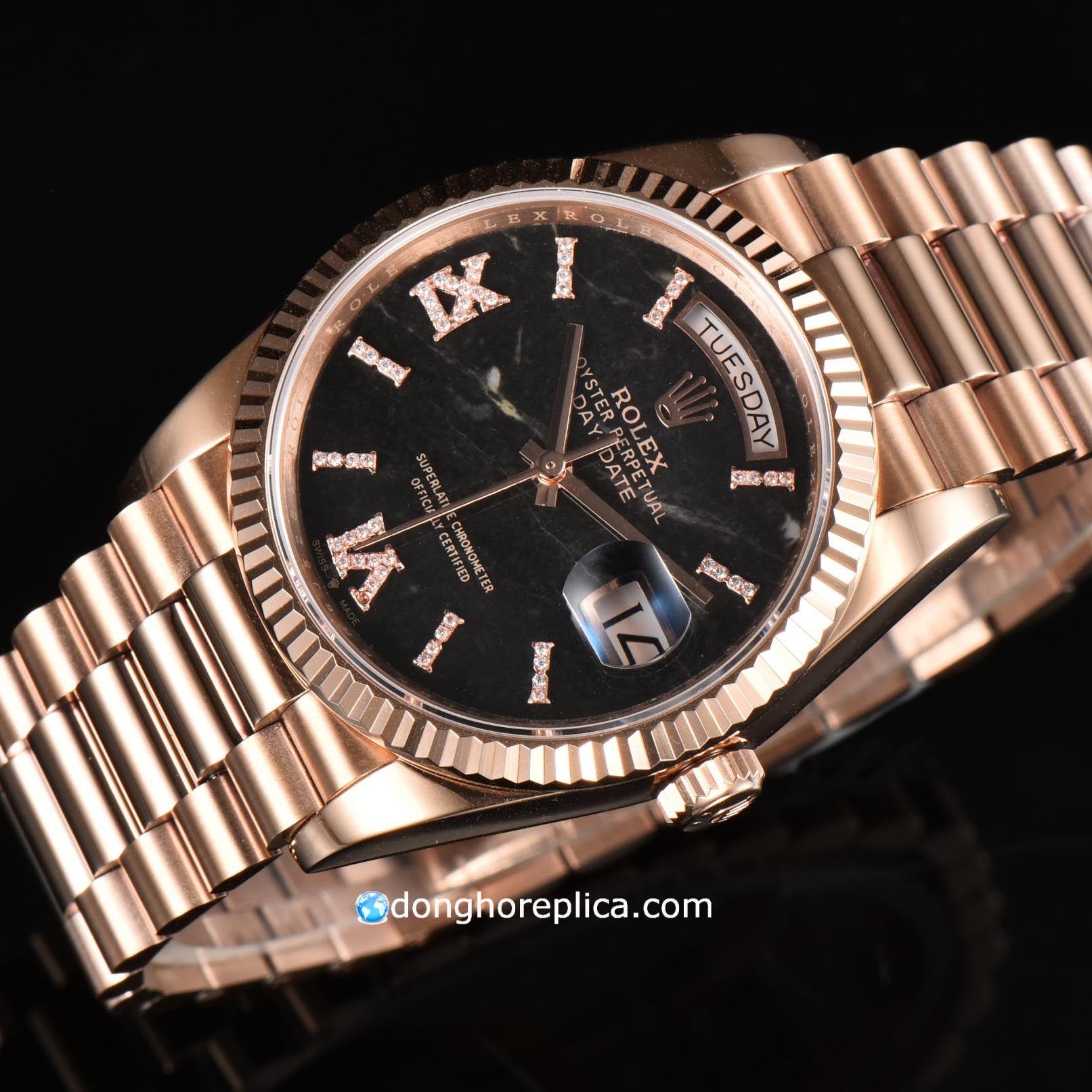Mặt số sang trọng trên đồng hồ Rolex Rep 1.1 Daydate Rose Gold 128235 36mm