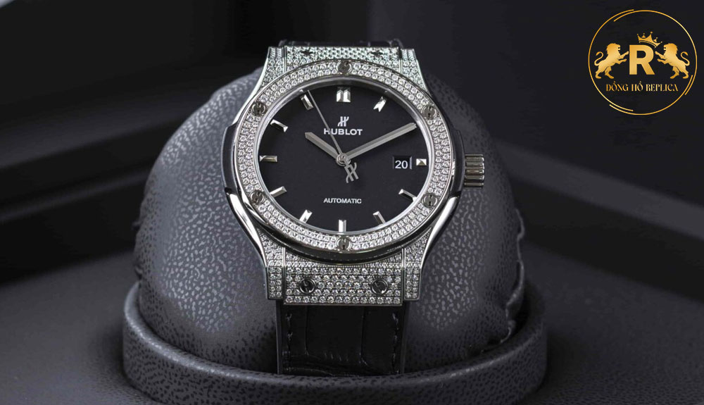 Cách chỉnh ngày đồng hồ Hublot