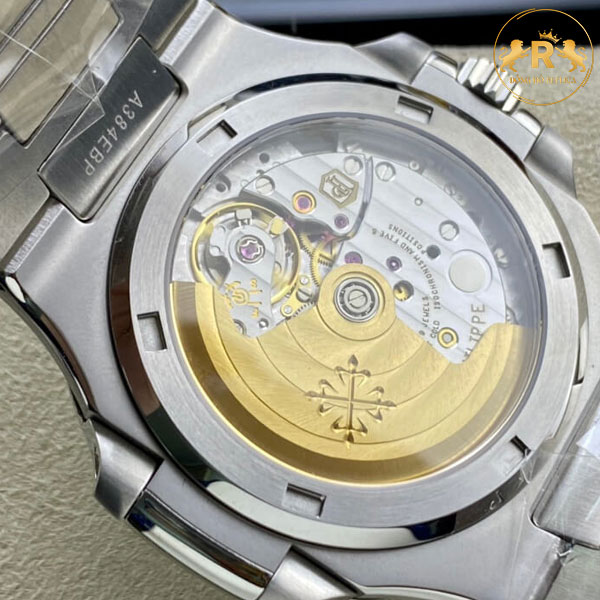 Bộ máy để vận hành cho mẫu đồng hồ Replica này là Swiss Cal.324SC mạnh mẽ và bền bỉ với thời gian