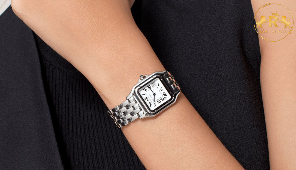 Cartier đã mang đến một làn gió mới với những thiết kế đồng hồ Cartier nữ mặt vuông độc đáo