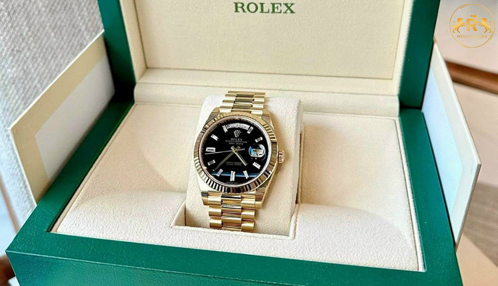 Đồng hồ Rolex Replica 1:1 đạt độ chính xác rất cao trong việc sao chép các tính năng và cấu trúc bao gồm cả cơ chế máy móc và các linh kiện.